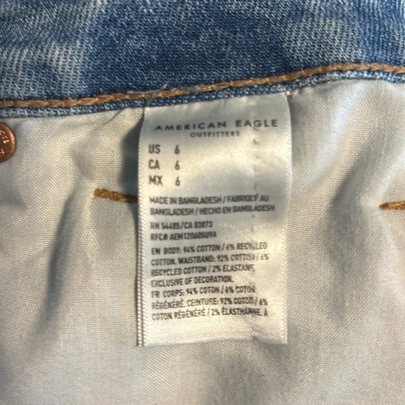 American Eagle Distressed Blue Denim Baggy Mom Shorts Women Shorts - Picture 3 of 4